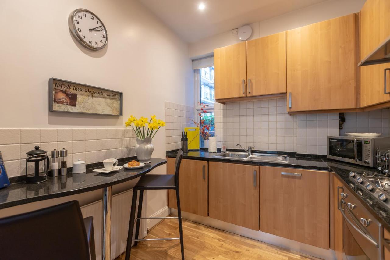 The Wanderlust - 1 Bedroom Apartment L Sleeps 4 With Sofa Bed L Prime Location Plus Free Wifi L Perfect For Business & Leisure Travelers L 15Percent Off Weekly & 20Percent Off Monthly Stays! London Kültér fotó