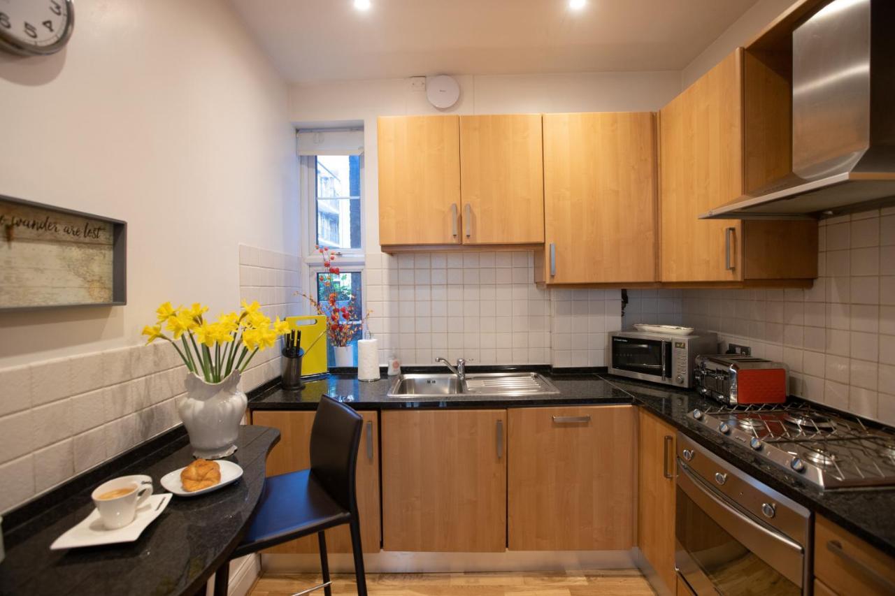 The Wanderlust - 1 Bedroom Apartment L Sleeps 4 With Sofa Bed L Prime Location Plus Free Wifi L Perfect For Business & Leisure Travelers L 15Percent Off Weekly & 20Percent Off Monthly Stays! London Kültér fotó